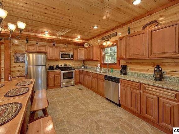 3rd image of 100 Laurel Point Way