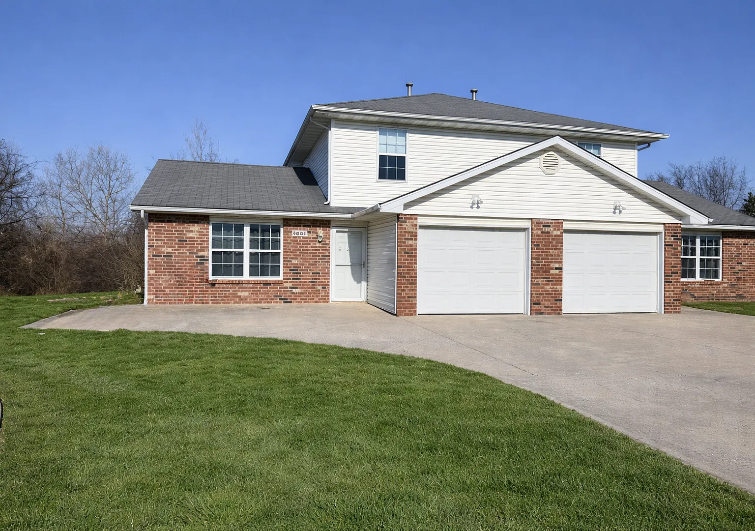 3 Bedroom Duplex! — Photo 1