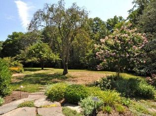 566 Christopher Ln, Doylestown, PA 18901