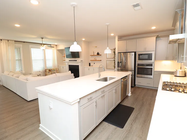 2151 Maggie Valley Dr — Photo 5