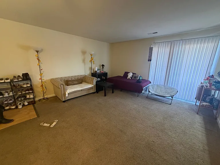 866 Claytor Sq — Photo 2
