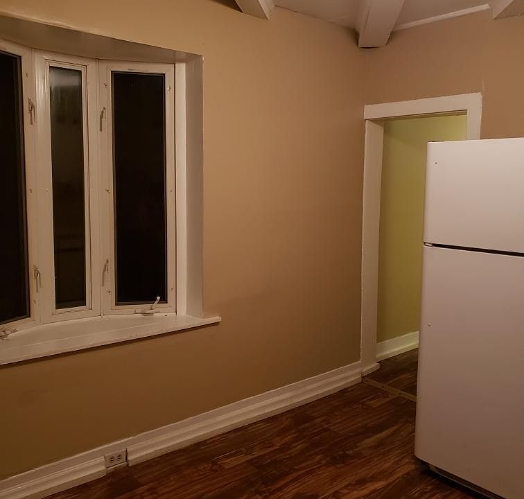 2nd image of 1301 Coleman St