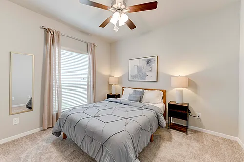 524 Oxford Ln Photo 1