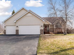 1253 Sparrow Rd, Waconia, MN 55387