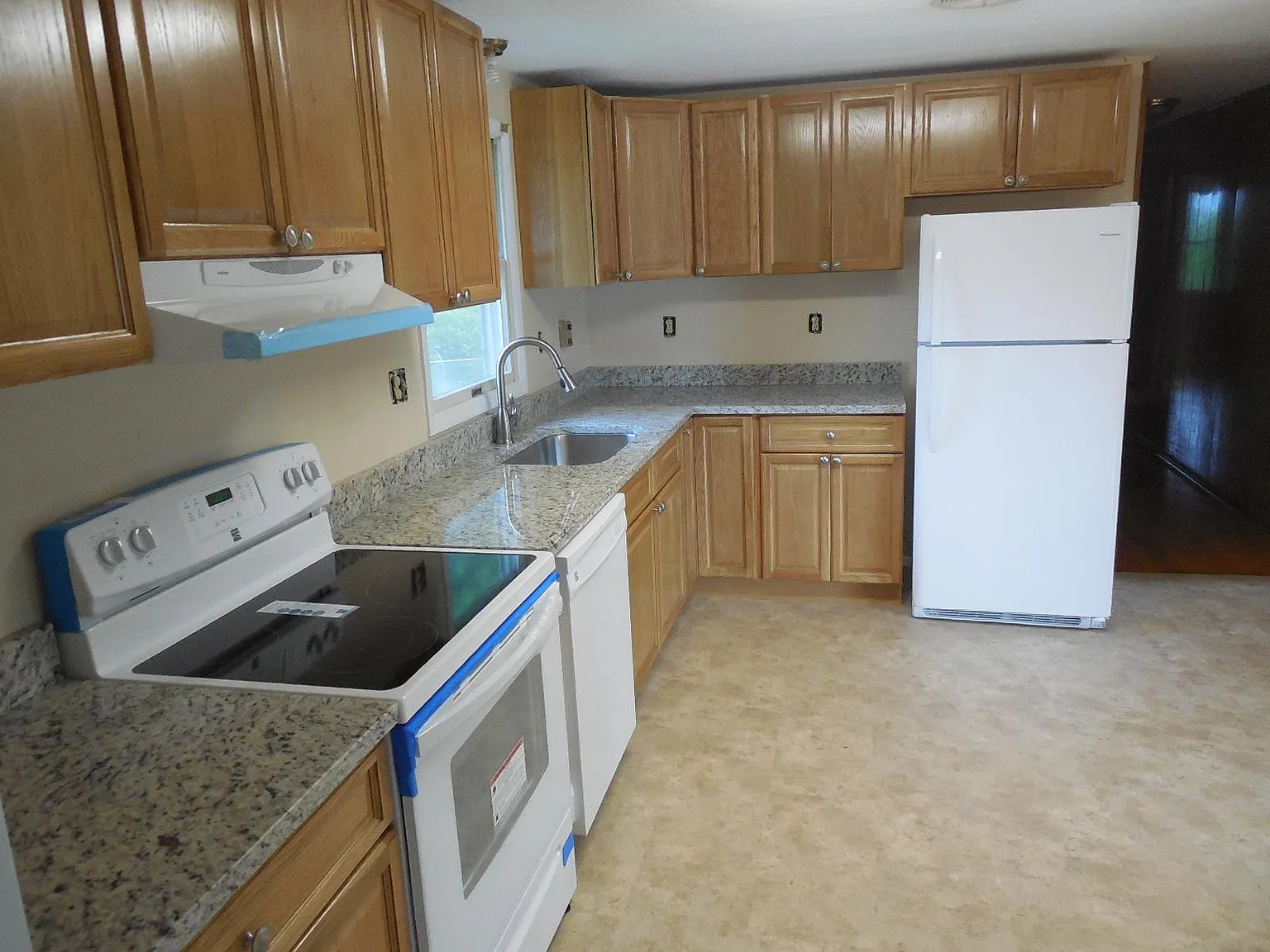 4 bed, 1900 sqft, $2,450 — Photo 2