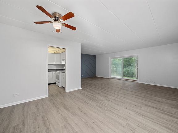 2nd image of 2807 Willow Rd #1