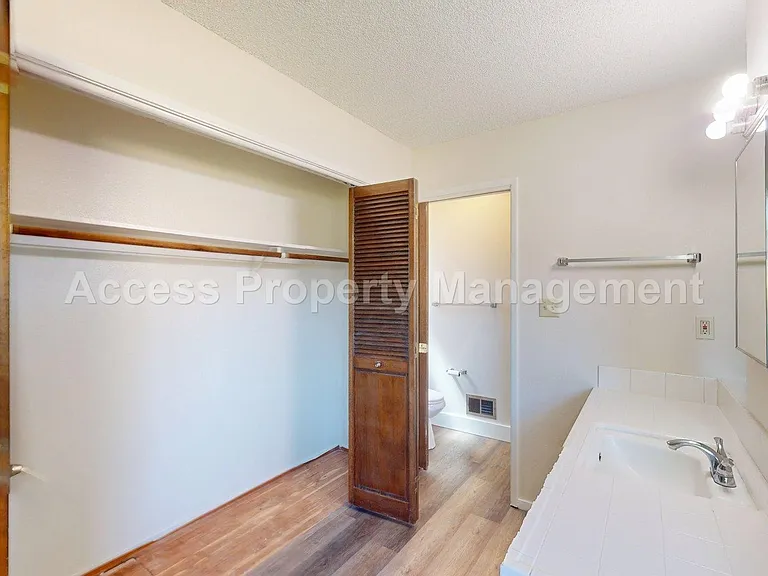 1441 Montclair Dr — Photo 29