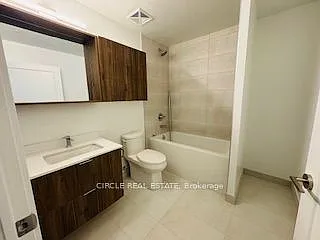 5105 Hurontario St #432 — Photo 9