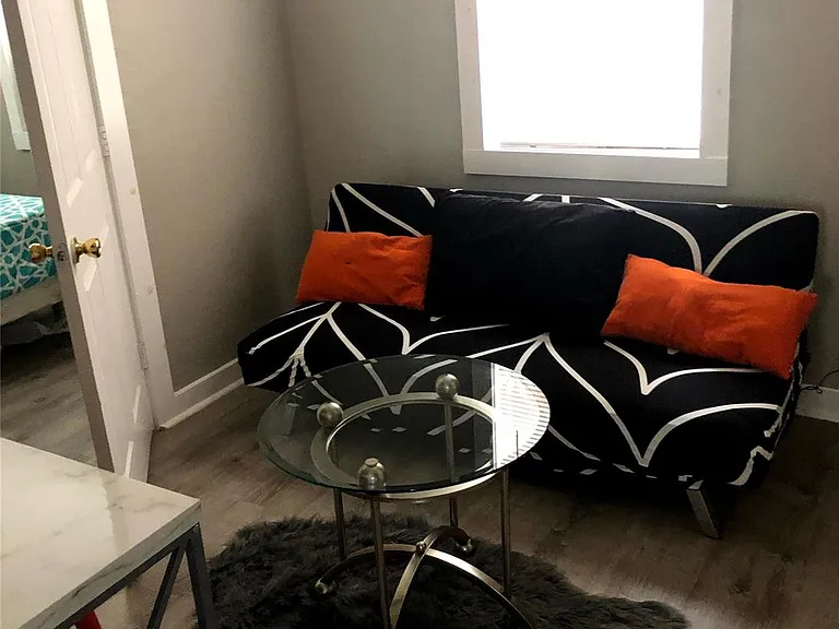 5313 Avenue K — Photo 2