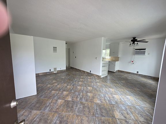 3rd image of 5620 Ash St APT 2