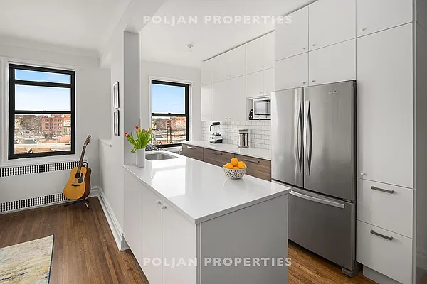 Sold by Poljan Properties Inc. | media 2