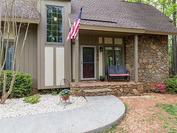5th image of 121 Shady Oak Ln