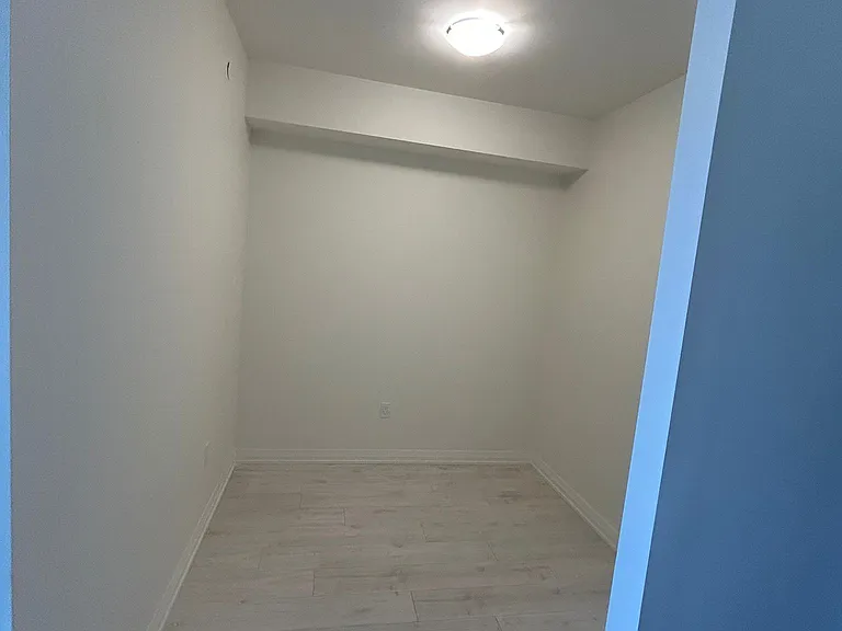 27 Korda Gate #408 — Photo 14