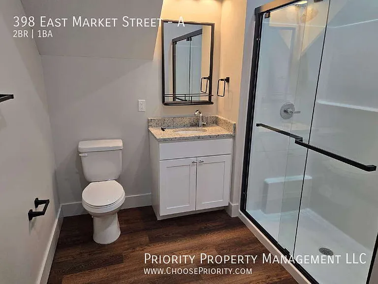 398 E Market St #A — Photo 11