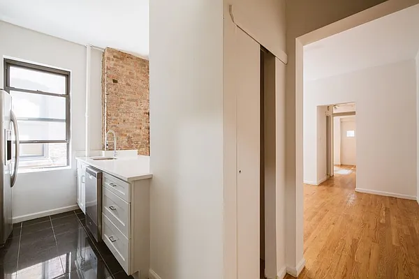 Rented by Sky Management | media 32