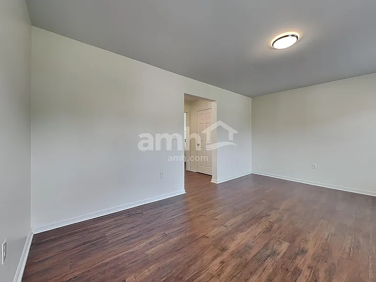 2831 Coachlight Ln — Photo 6