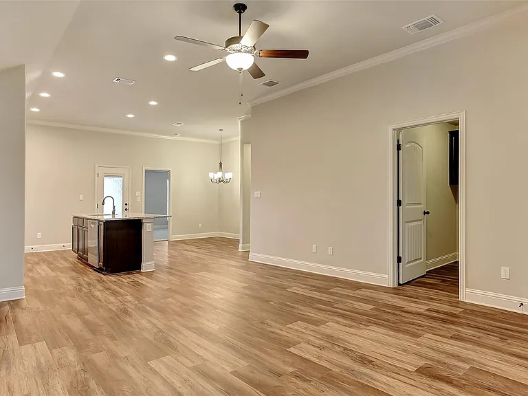 1304 Saratoga Dr — Photo 14