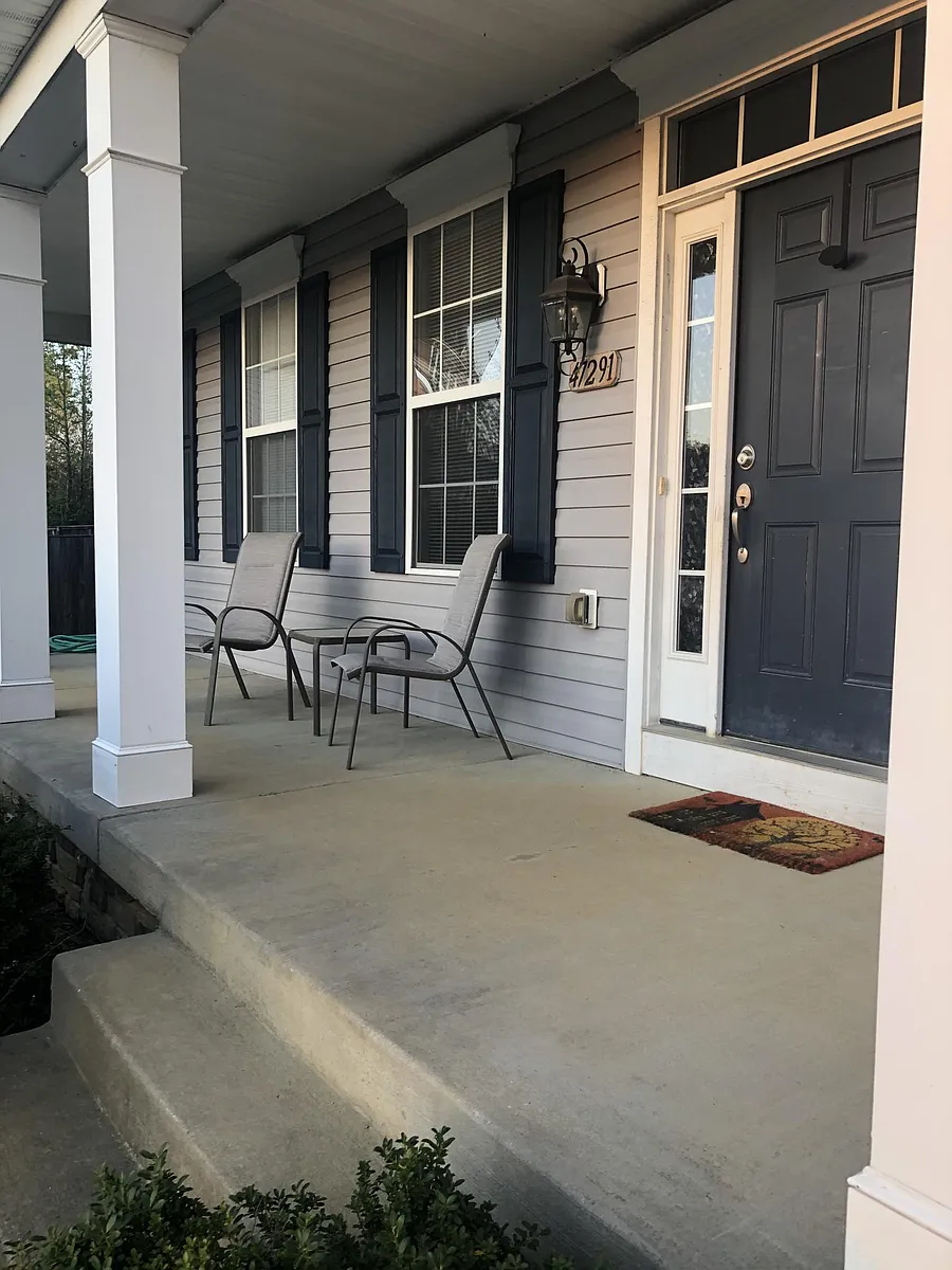 Front Porch - 47291 Shelby Leigh Ct