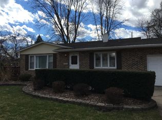 910 South Ave, St Charles, IL 60174