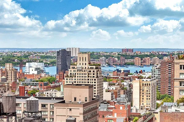 Rented by Halstead Real Estate | media 89