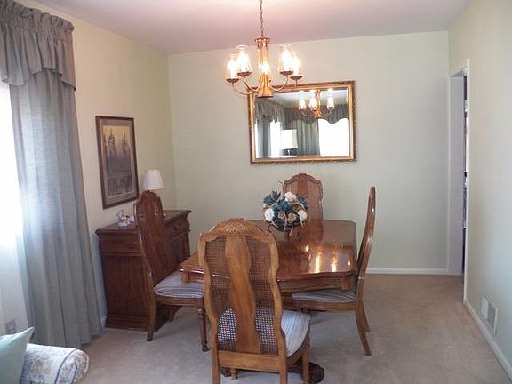 5th image of 326 Glen Oaks Dr