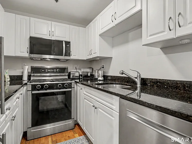 16-18 Ann St #35 — Photo 11