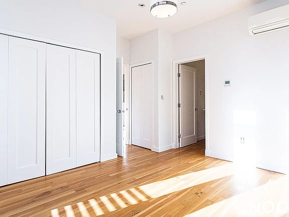 5th image of 474 Grand Ave APT 4