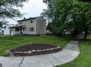 8 Lloyd Ct, Marlton, NJ 08053