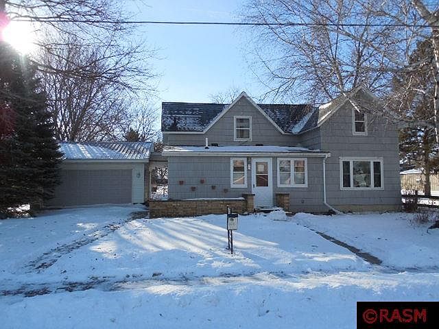 1st image of 40 2nd St NE