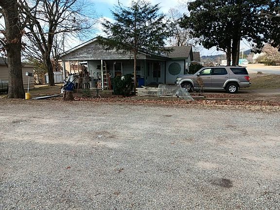 3rd image of 410 W North St