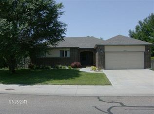 2303 N Commanche Dr, Garden City, KS 67846
