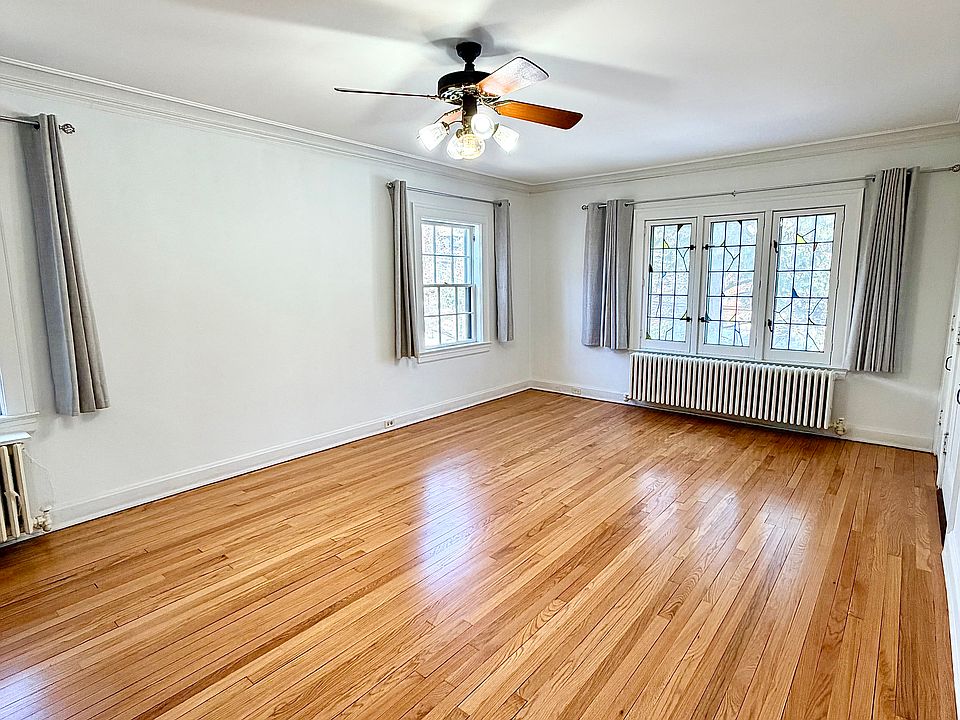Spacious Living Room w/ Tons of Natural Light