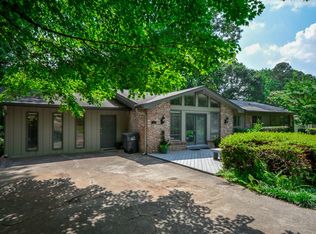 323 Emily Dr, Lilburn, GA 30047