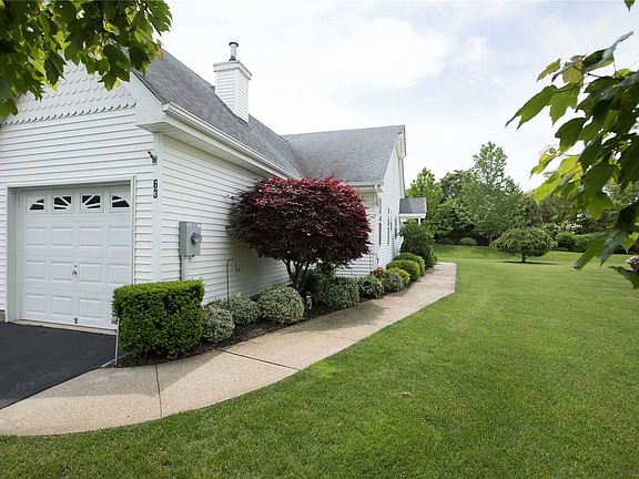 4th image of 63 Rolling Meadow Ln