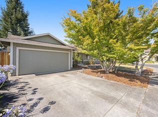 7375 Carriage Ct, Rohnert Park, CA 94928