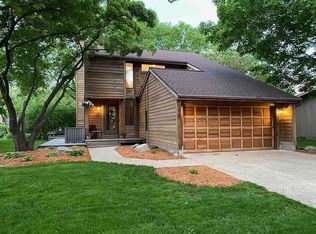 18 Old Farm Rd, Mason City, IA 50401