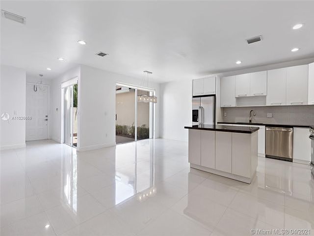1st image of 924 Doveplum Ct #107