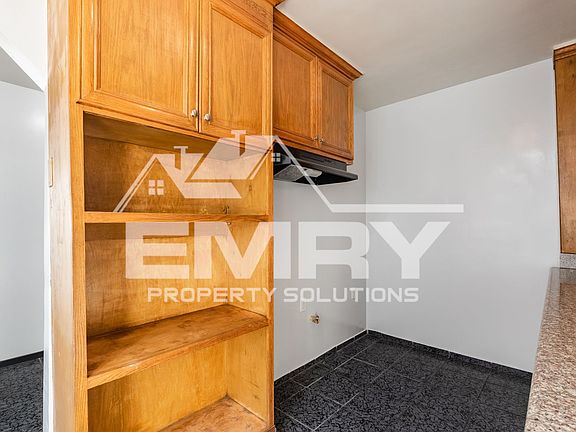 4th image of 728 S Ferris Ave #1/2