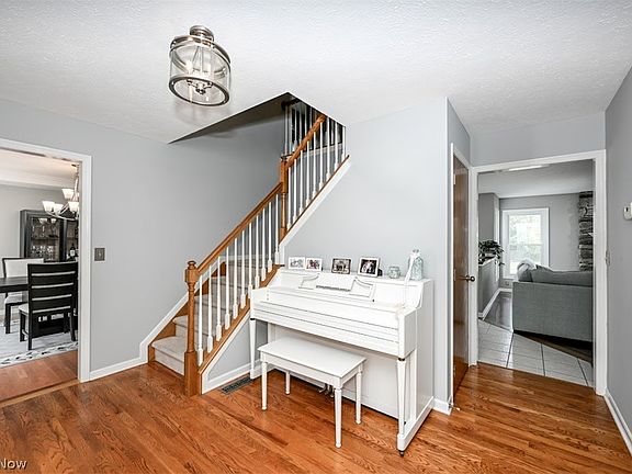 5th image of 317 Stratton Dr