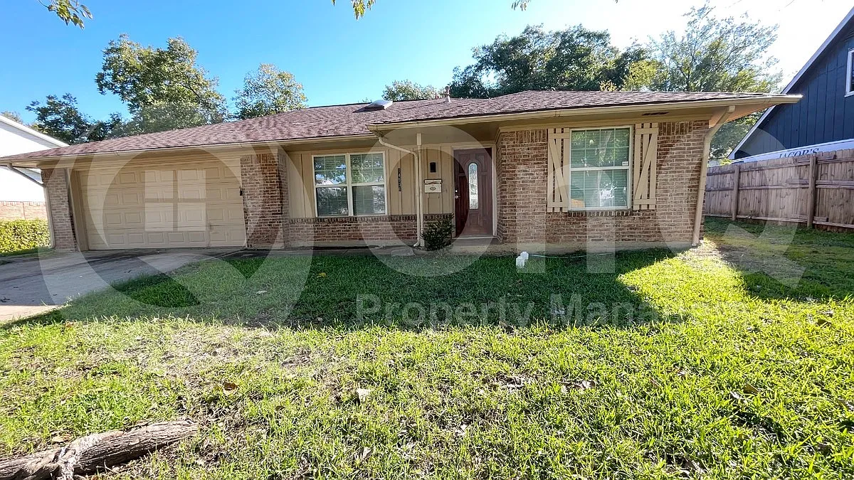3 bed, 2.0 bath, 1495 sqft, $2,195 — Photo 2