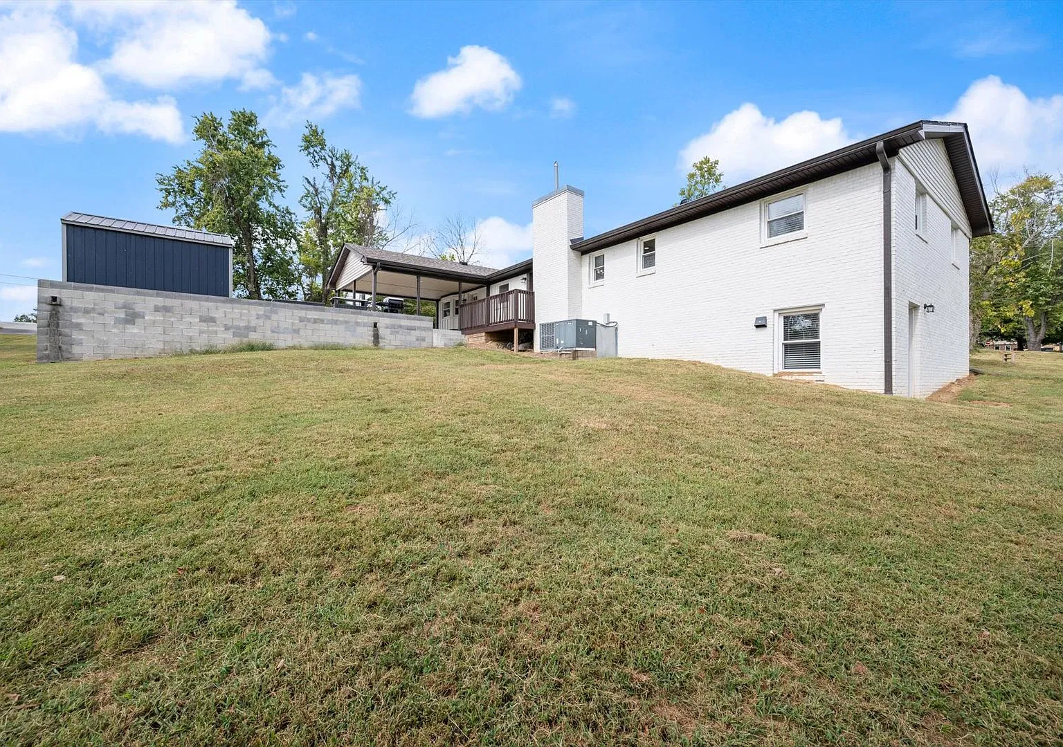 Spacious Home with versatility and Room to Grow — Photo 3