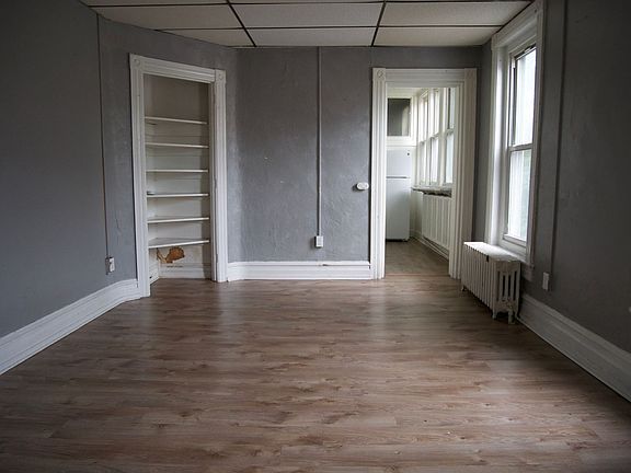 4th image of 544 N 6th St Floor 2