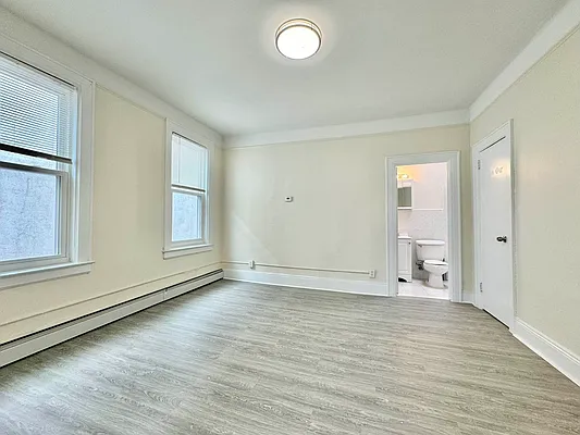 Rented by Astoria Realty | media 5