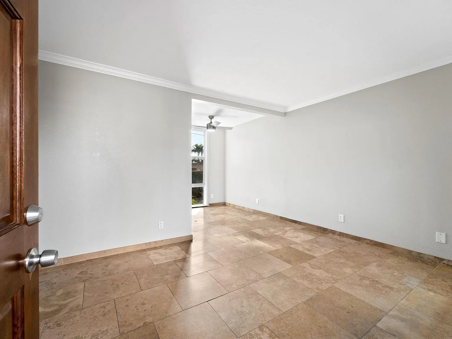 1472 Iris Ave — Photo 4