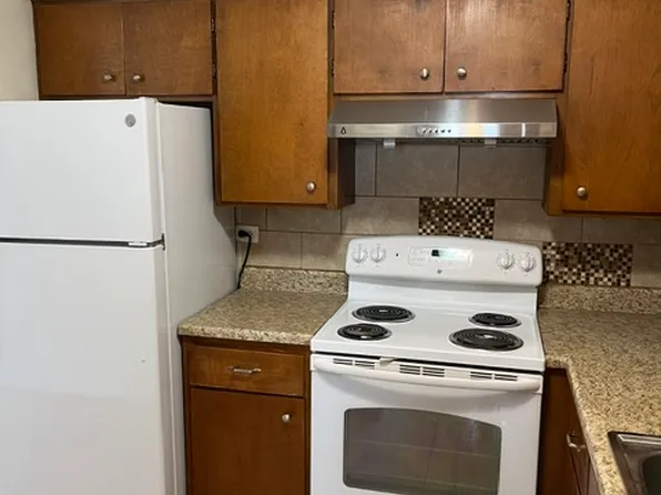 18323 Exchange Ave APT 4, Lansing, IL 60438