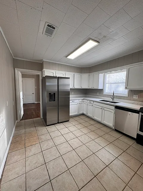 3 bed, 1260 sqft, $1,600 — Photo 3