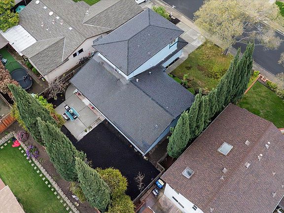 3rd image of 2151 Mesa Verde Dr