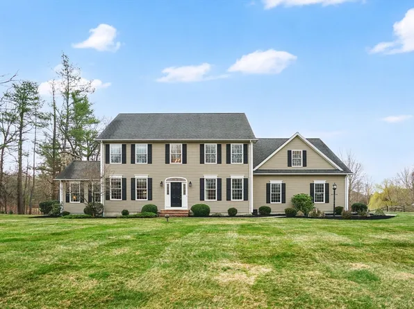 3 Red Gap Rd, Wilbraham, MA 01095