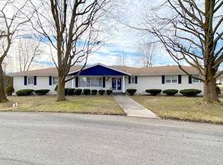 2 Dickey St, Fairfield, IL 62837