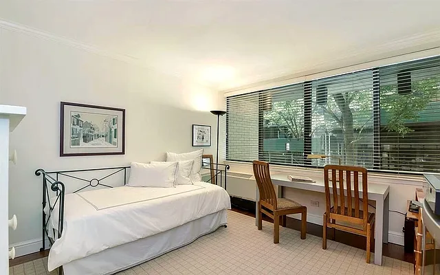 Sold by Compass | media 18